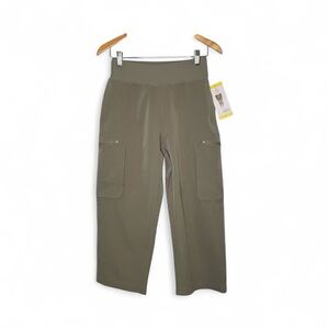 SAGE Collective Women's Wide Leg Cropped Cargo Pant, Olive Green (Sizes S & M)